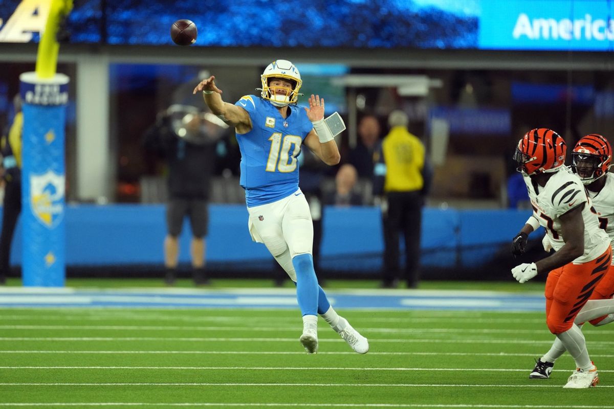 Chargers quarterback Justin Herbert (10) throws the ball against the Cincinnati Bengals in the second half at SoFi Stadium. Mandatory Credit: Kirby Lee-Imagn Images