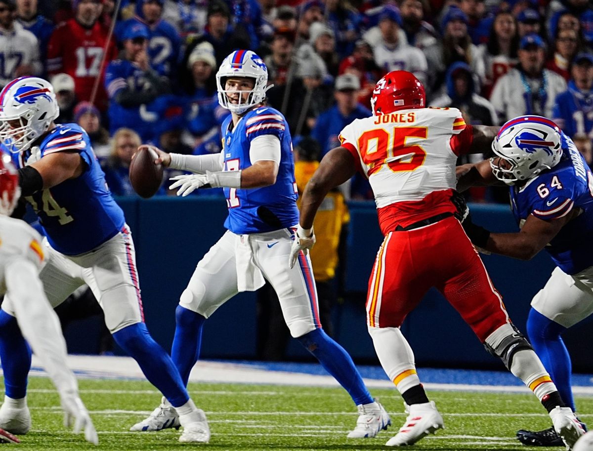 Bills quarterback Josh Allen gets ready to throw a pass as Kansas City's Chris Jones heads for him during first half action against the Kansas City Chiefs in Orchard Park, Nov.17, 2024.