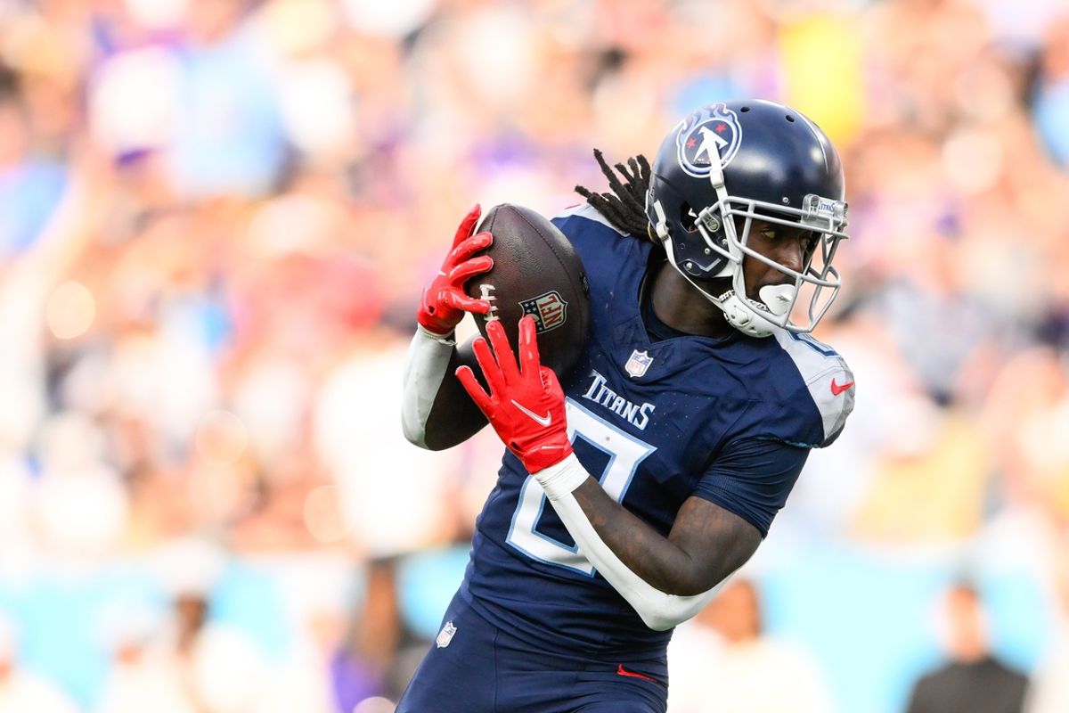 Nov 17, 2024; Nashville, Tennessee, USA;  Tennessee Titans wide receiver Calvin Ridley (0) makes a catch against the Minnesota Vikings during the first half at Nissan Stadium. Mandatory Credit: Steve Roberts-Imagn Images