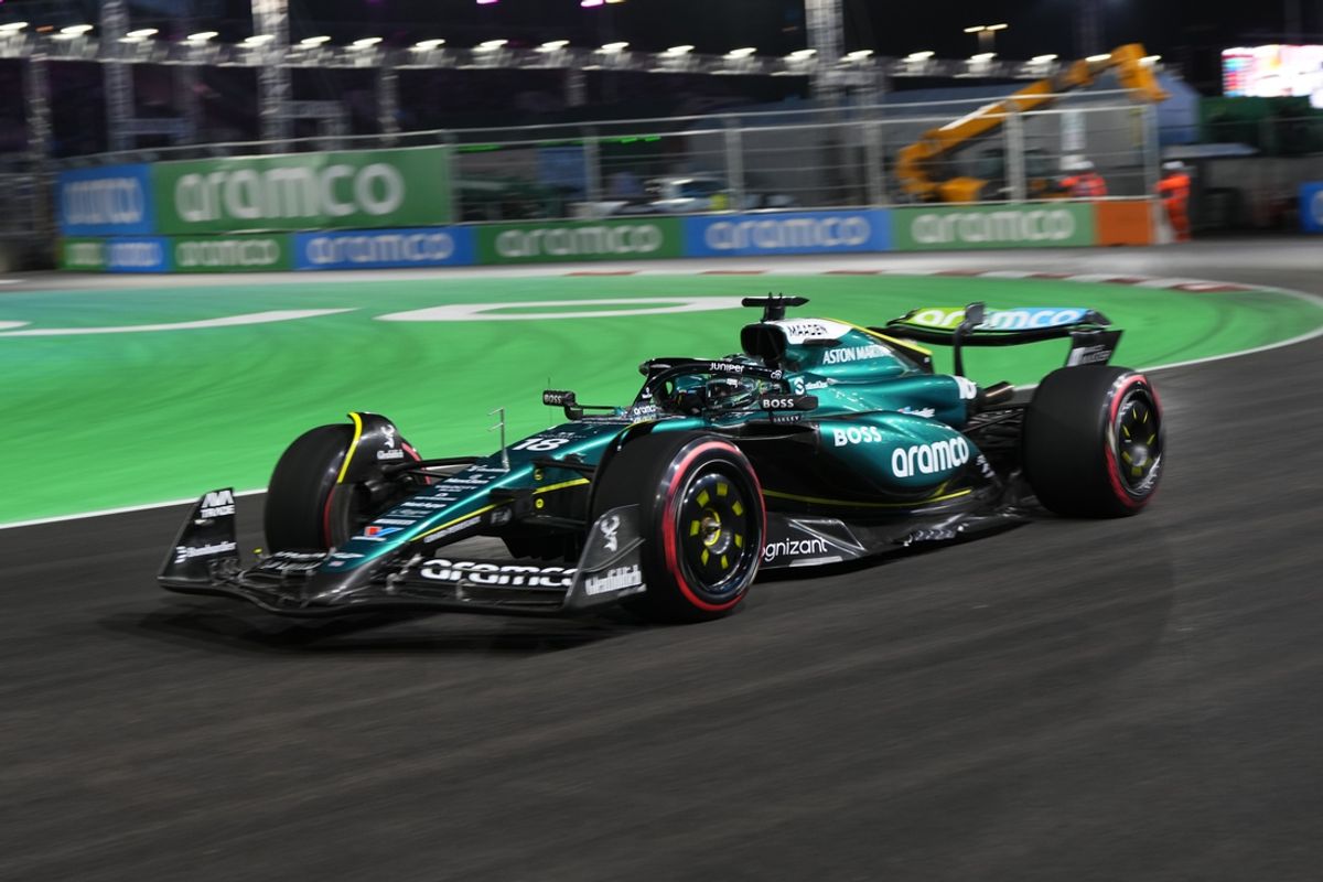 Nov 22, 2024; Las Vegas, Nevada, USA; Aston Martin Aramco F1 Team driver Lance Stroll of Canada (18) drives during qualifiers for the Formula 1 Heineken Silver Las Vegas Grand Prix 2024 at the Las Vegas Circuit. Mandatory Credit: Lucas Peltier-Imagn Images
