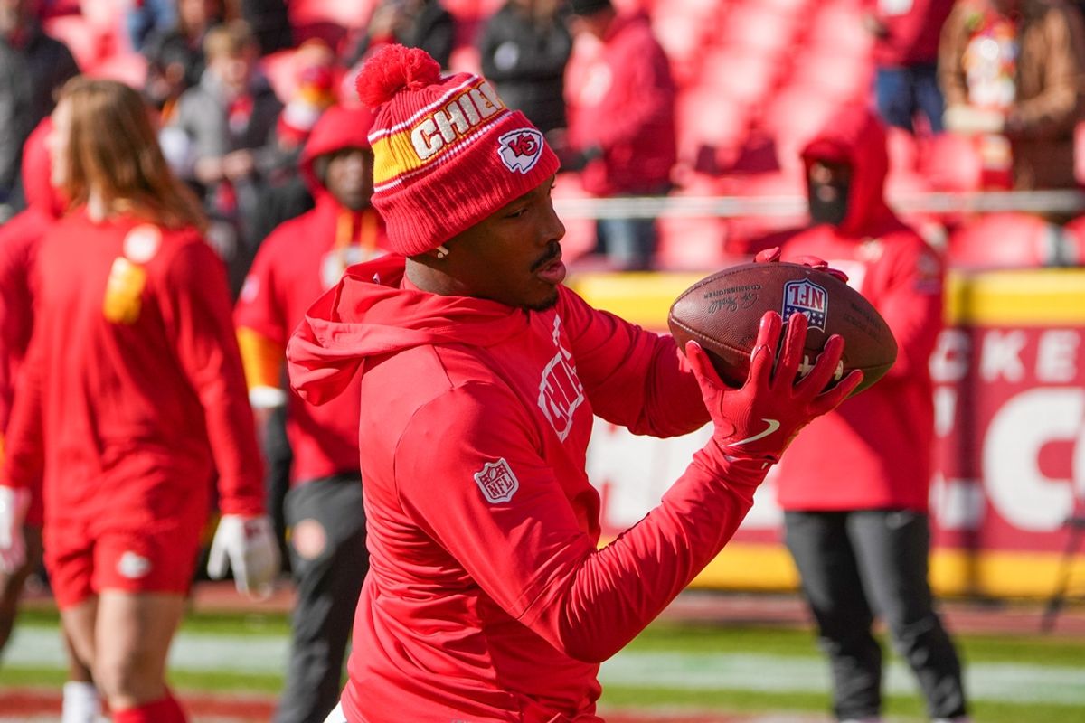 Nov 29, 2024; Kansas City, Missouri, USA; Kansas City Chiefs wide receiver Mecole Hardman (17) warms up against the Las Vegas Raiders prior to a game at GEHA Field at Arrowhead Stadium. Mandatory Credit: Denny Medley-Imagn Images