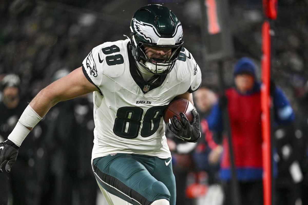 Dec 1, 2024; Baltimore, Maryland, USA; Philadelphia Eagles tight end Dallas Goedert (88) runs for a touchdown during the first half  against the Baltimore Ravens at M&T Bank Stadium. Mandatory Credit: Tommy Gilligan-Imagn Images