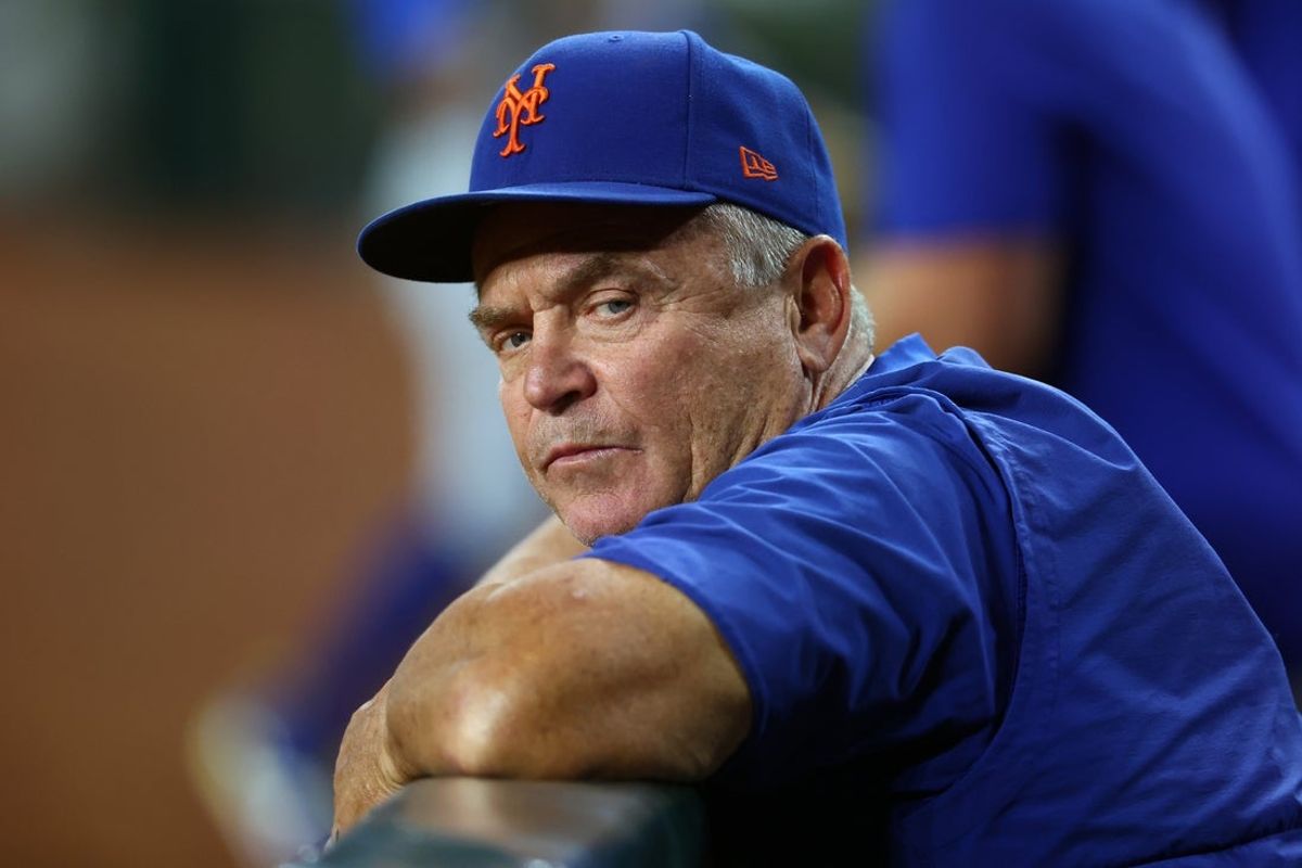 Aug 27, 2024; Phoenix, Arizona, USA; New York Mets bench coach John Gibbons against the Arizona Diamondbacks at Chase Field. Mandatory Credit: Mark J. Rebilas-USA TODAY Sports
