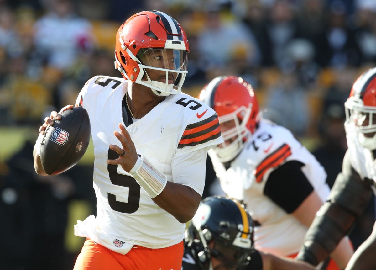 Dec 8, 2024; Pittsburgh, Pennsylvania, USA;  Cleveland Browns quarterback Jameis Winston (5) passes against the Pittsburgh Steelers during the second quarter at Acrisure Stadium. Mandatory Credit: Charles LeClaire-Imagn Images