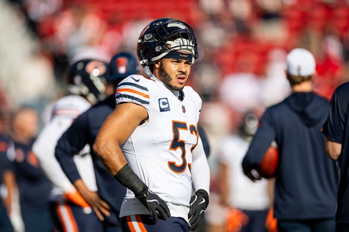 Dec 8, 2024; Santa Clara, California, USA; Chicago Bears linebacker T.J. Edwards (53) warms up before the game against the San Francisco 49ers at Levi's Stadium. Mandatory Credit: Bob Kupbens-Imagn Images