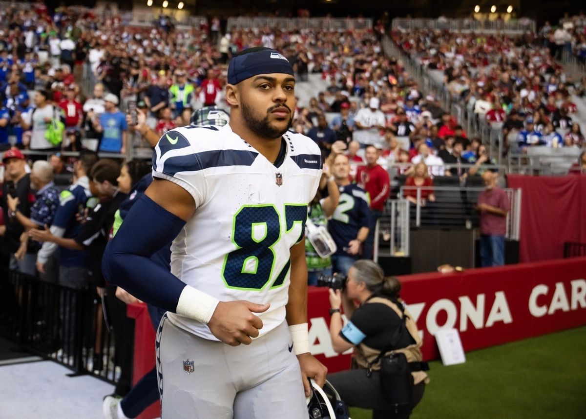 Dec 8, 2024; Glendale, Arizona, USA; Seattle Seahawks tight end Noah Fant (87) against the Arizona Cardinals at State Farm Stadium. Mandatory Credit: Mark J. Rebilas-Imagn Images