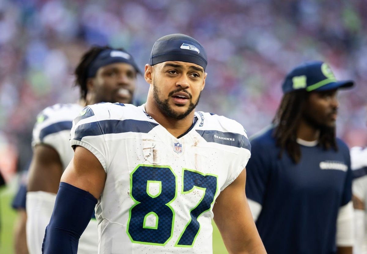 Dec 8, 2024; Glendale, Arizona, USA; Seattle Seahawks tight end Noah Fant (87) against the Arizona Cardinals at State Farm Stadium. Mandatory Credit: Mark J. Rebilas-Imagn Images