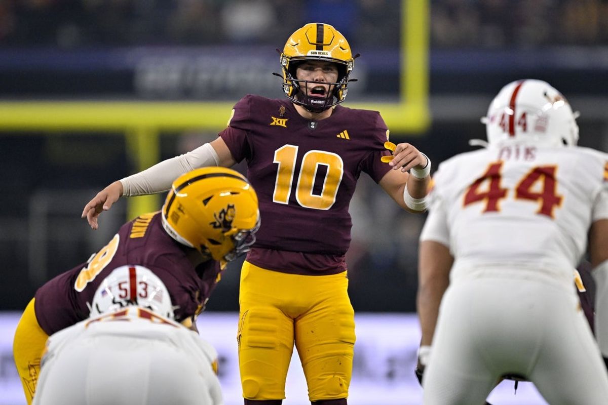 Dec 7, 2024; Arlington, TX, USA; Arizona State Sun Devils quarterback Sam Leavitt (10) in action during the game between the Iowa State Cyclones and the Arizona State Sun Devils at AT&T Stadium. Mandatory Credit: Jerome Miron-Imagn Images