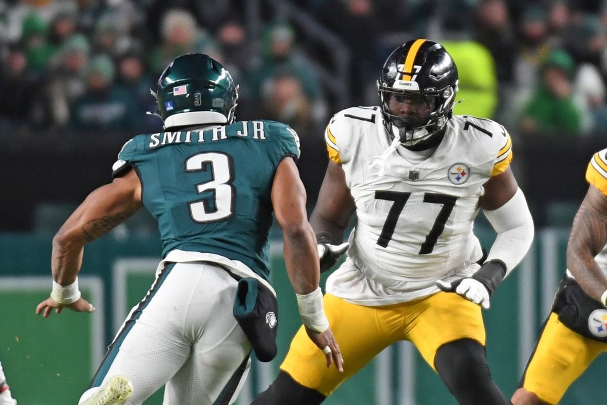 Dec 15, 2024; Philadelphia, Pennsylvania, USA; Pittsburgh Steelers offensive tackle Broderick Jones (77) blocks Philadelphia Eagles linebacker Nolan Smith Jr. (3) at Lincoln Financial Field. Mandatory Credit: Eric Hartline-Imagn Images