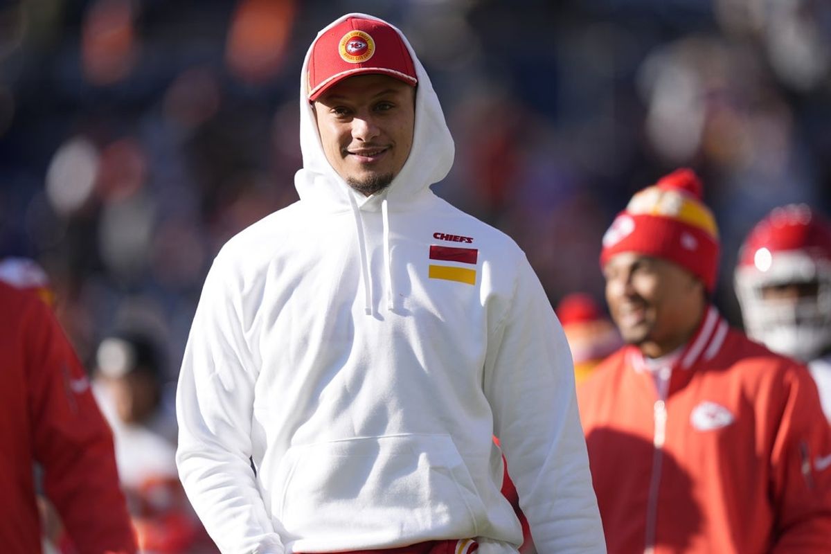 The Kansas City Chiefs and quarterback Patrick Mahomes would be out of the playoffs if the regular season ended today. Mandatory Credit: Ron Chenoy-Imagn Images
