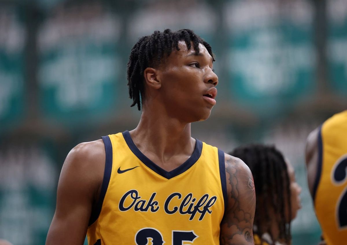 Jan 4, 2025; Gilbert, AZ, USA; Oak Cliff Faith Family Academy (TX) big man Davion Adkins (25) against Utah Prep Academy during the Hoophall West High School Invitational at Highland High School. Mandatory Credit: Mark J. Rebilas-Imagn Images