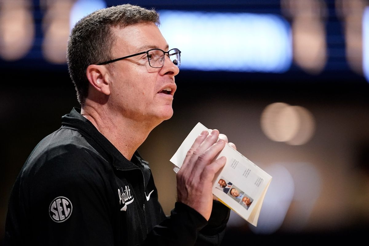 Vanderbilt head coach Mark Byington works with his team against Mississippi State during the first half at Memorial Gymnasium in Nashville, Tenn., Tuesday, Jan. 7, 2025.