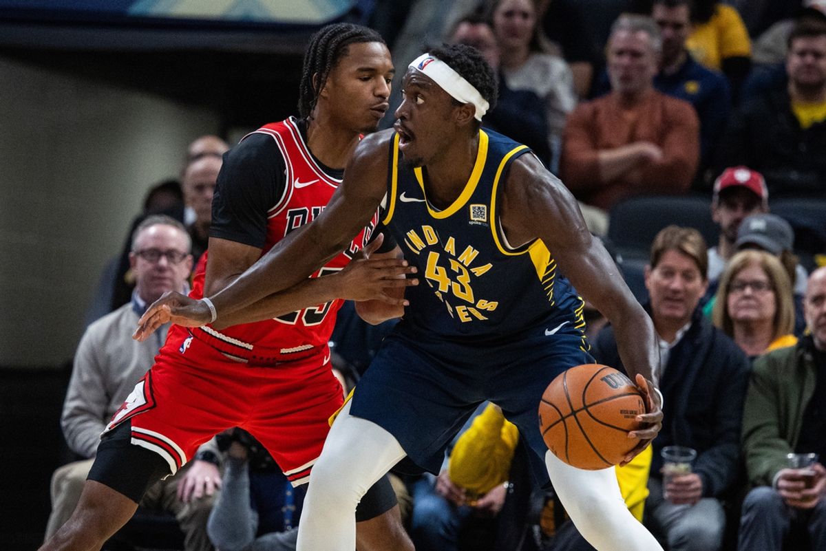 Jan 8, 2025; Indianapolis, Indiana, USA; Indiana Pacers forward Pascal Siakam (43) dribbles against Chicago Bulls forward Julian Phillips (15) in the first half at Gainbridge Fieldhouse. Mandatory Credit: Trevor Ruszkowski-Imagn Images