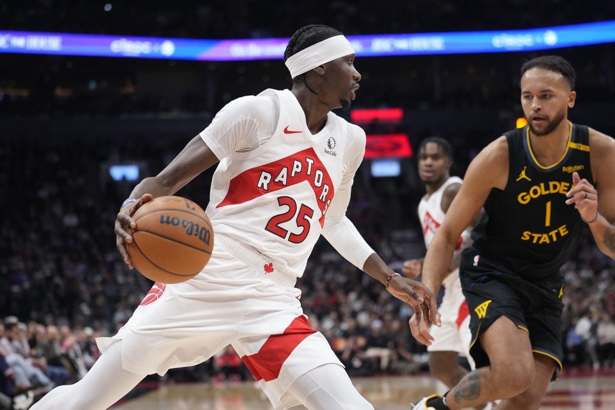 Jan 13, 2025; Toronto, Ontario, CAN; Toronto Raptors forward Chris Boucher (25) drives to the net against Golden State Warriors forward Kyle Anderson (1) during the first half at Scotiabank Arena. Mandatory Credit: John E. Sokolowski-Imagn Images