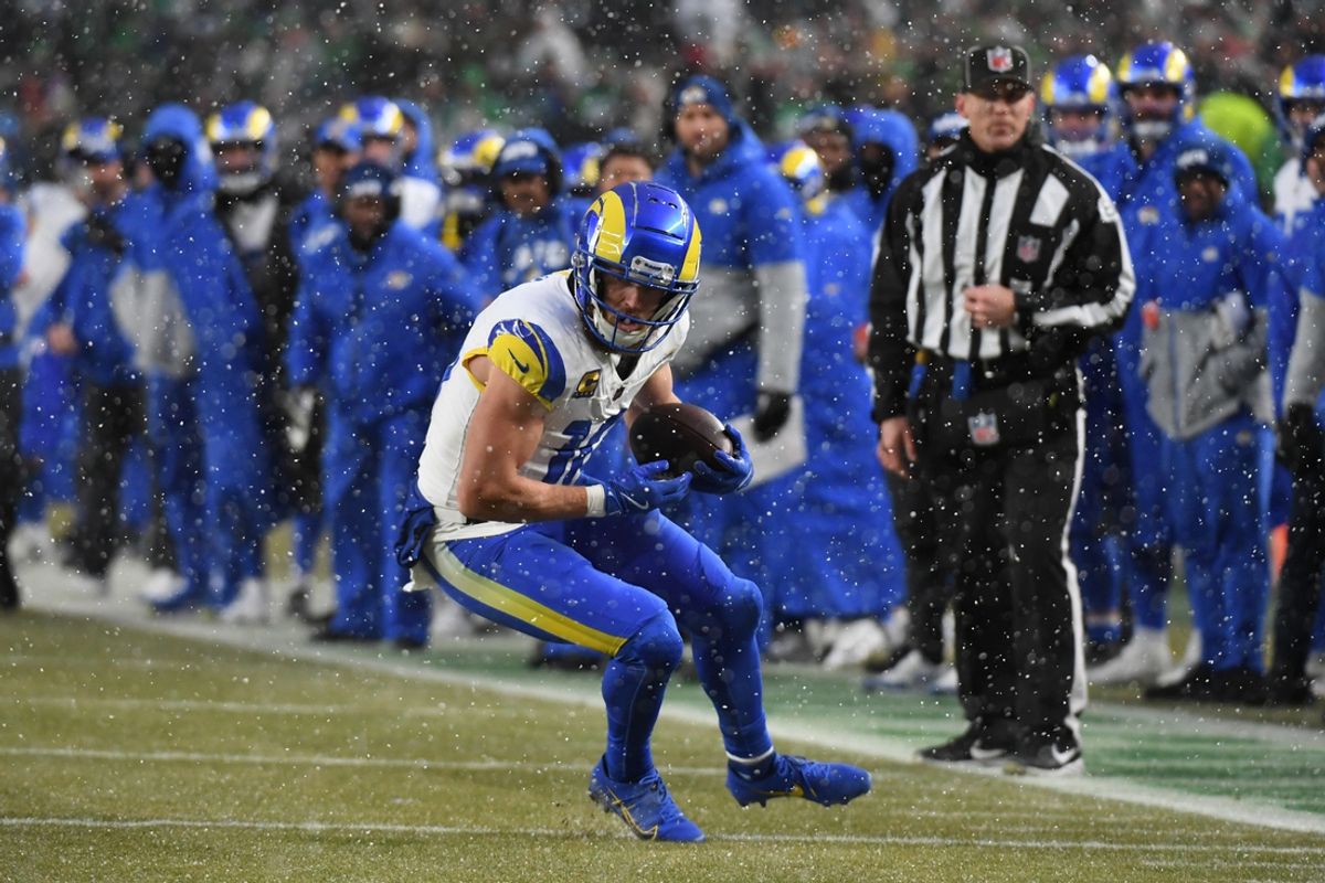 Jan 19, 2025; Philadelphia, Pennsylvania, USA; Los Angeles Rams wide receiver Cooper Kupp (10) catches a pass against the Philadelphia Eagles in the first half in a 2025 NFC divisional round game at Lincoln Financial Field. Mandatory Credit: Eric Hartline-Imagn Images