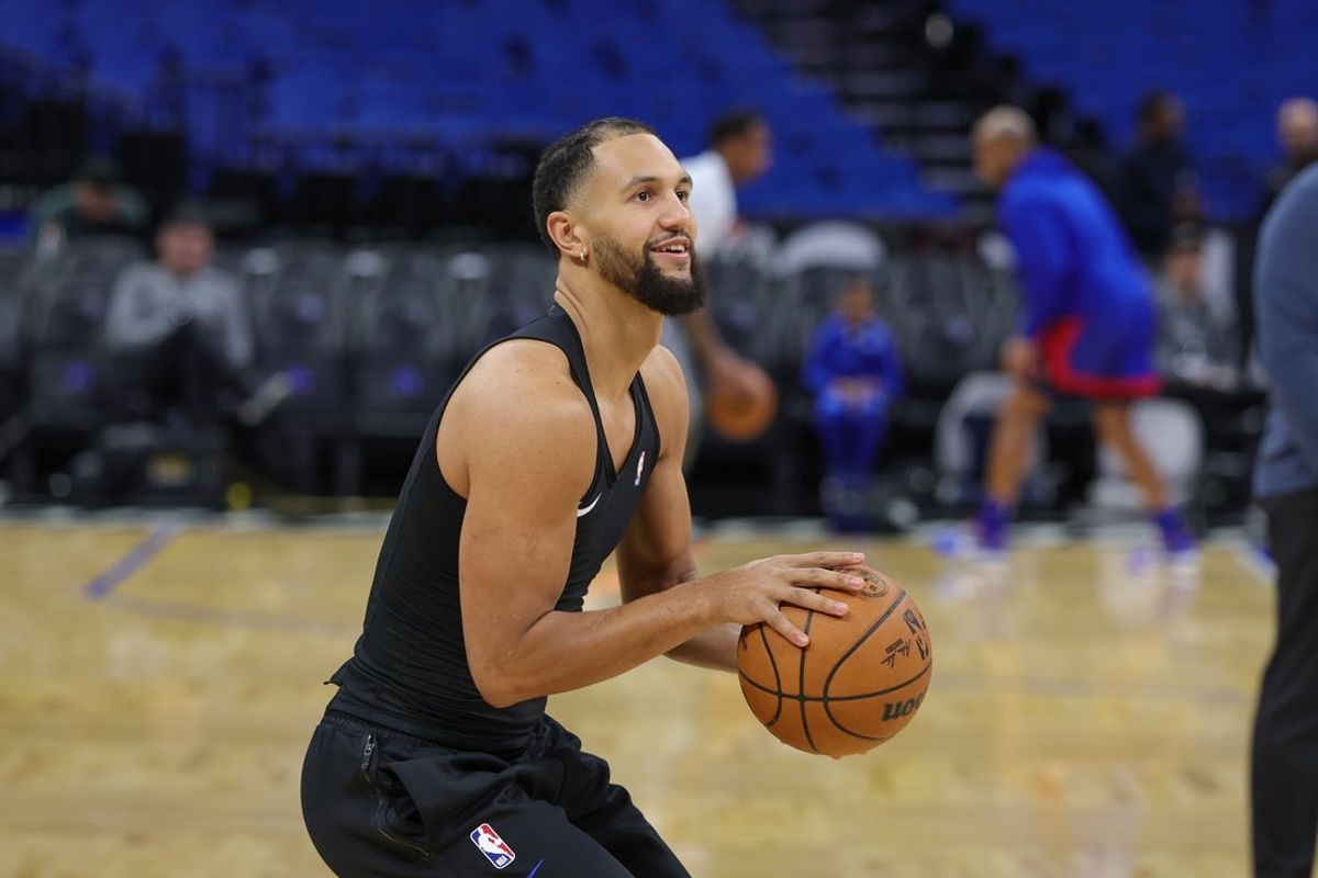 Jan 25, 2025; Orlando, Florida, USA; Orlando Magic guard Jalen Suggs (4) warms up before the game against the Detroit Pistons at Kia Center. Mandatory Credit: Mike Watters-Imagn Images
