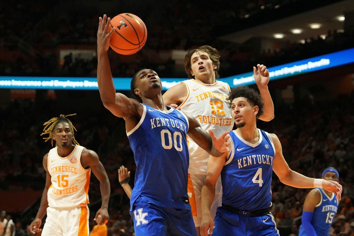 Kentucky's Otega Oweh (0) gets the rebound during an NCAA college basketball game against Tennessee on Tuesday, Jan. 28, 2025, in Knoxville, Tenn.