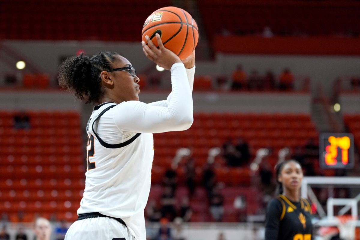 Oklahoma State Cowgirls guard Stailee Heard (32) makes a 3-pointer during a women's college basketball game between the Oklahoma State Cowgirls (OSU) and the Arizona State Sun Devils at Gallagher-Iba Arena in Stillwater, Okla., Wednesday, Jan. 29, 2025.