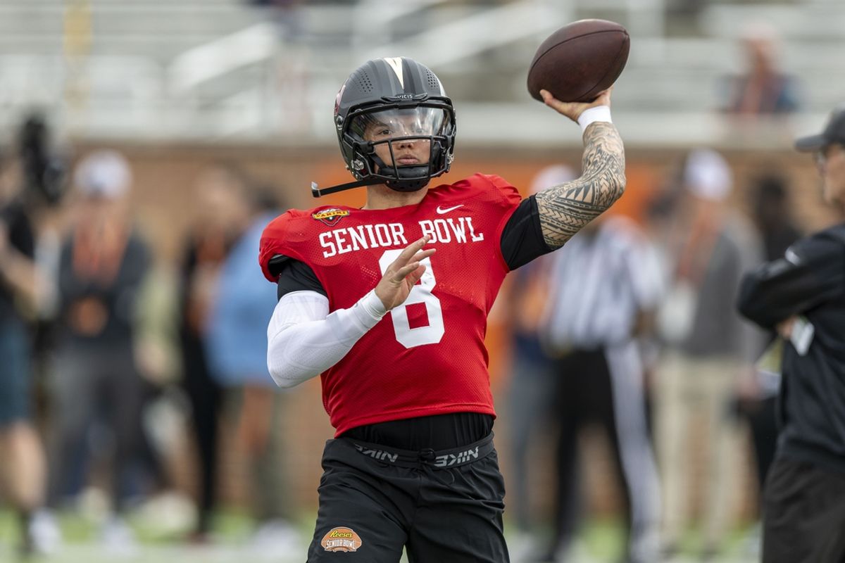 Jan 30, 2025; Mobile, AL, USA; National team quarterback Dillon Gabriel of Oregon (8) works through drills during Senior Bowl practice for the National team at Hancock Whitney Stadium. Mandatory Credit: Vasha Hunt-Imagn Images