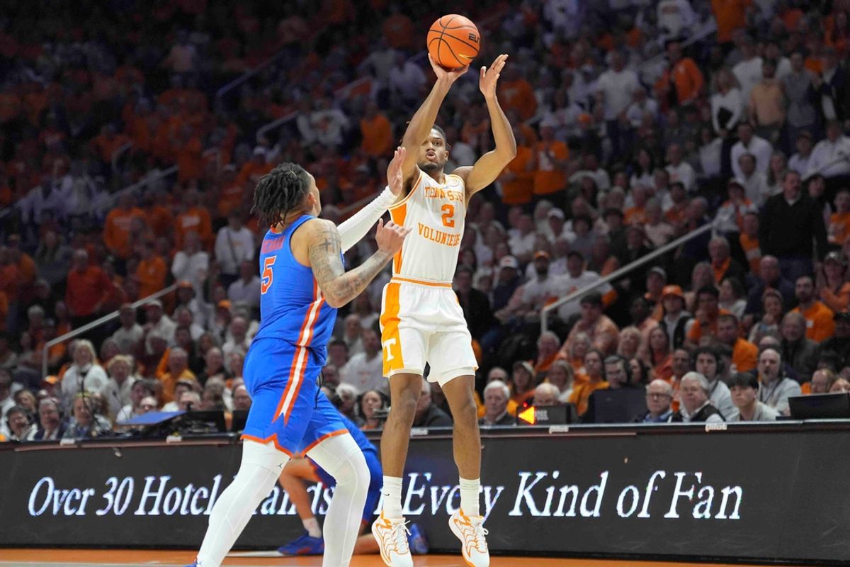 Tennessee's Chaz Lanier (2) takes a three-point shot during an NCAA college basketball game between Tennessee and Florida in Knoxville, Tenn., Saturday, Feb. 1, 2025.