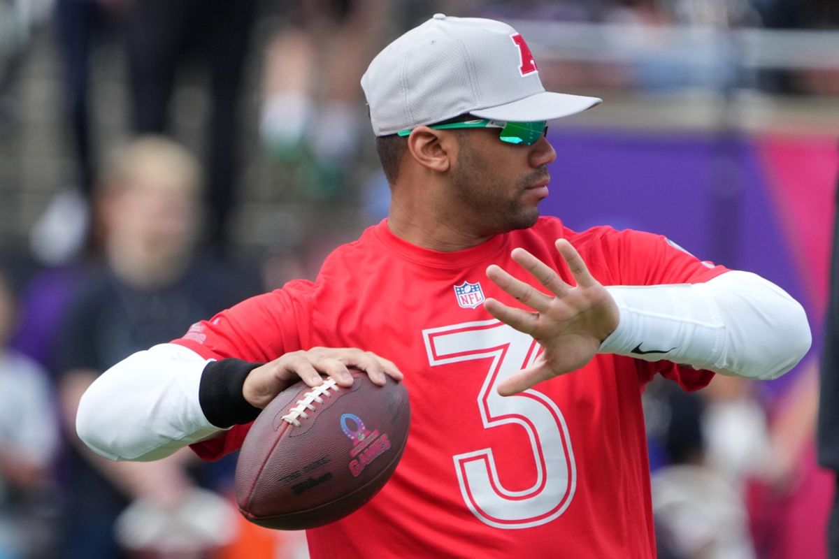 Feb 1, 2025; Orlando, FL, USA; Pittsburgh Steelers quarterback Russell Wilson (3) throws the ball during AFC Practice for the Pro Bowl Games at Camping World Stadium. Mandatory Credit: Kirby Lee-Imagn Images