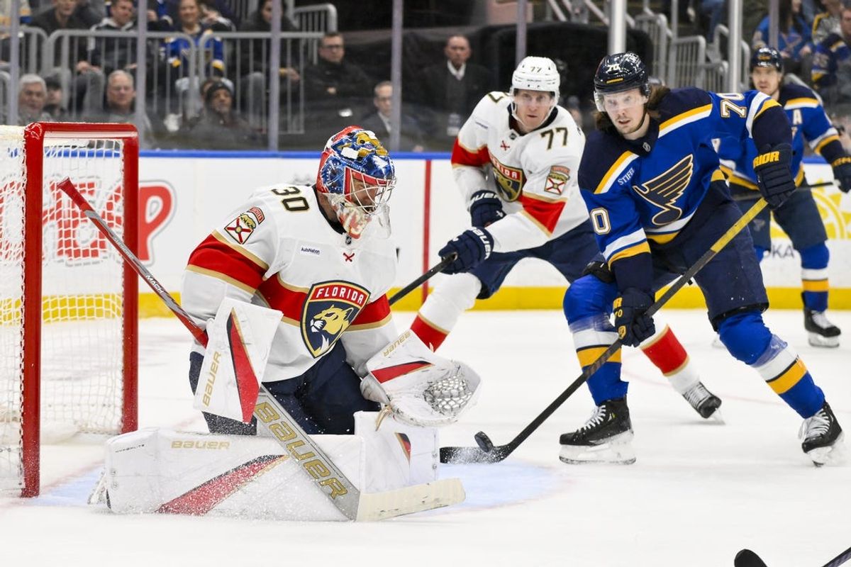 Feb 6, 2025; St. Louis, Missouri, USA;  Florida Panthers goaltender Spencer Knight (30) defends the net against the St. Louis Blues during the second period at Enterprise Center. Mandatory Credit: Jeff Curry-Imagn Images