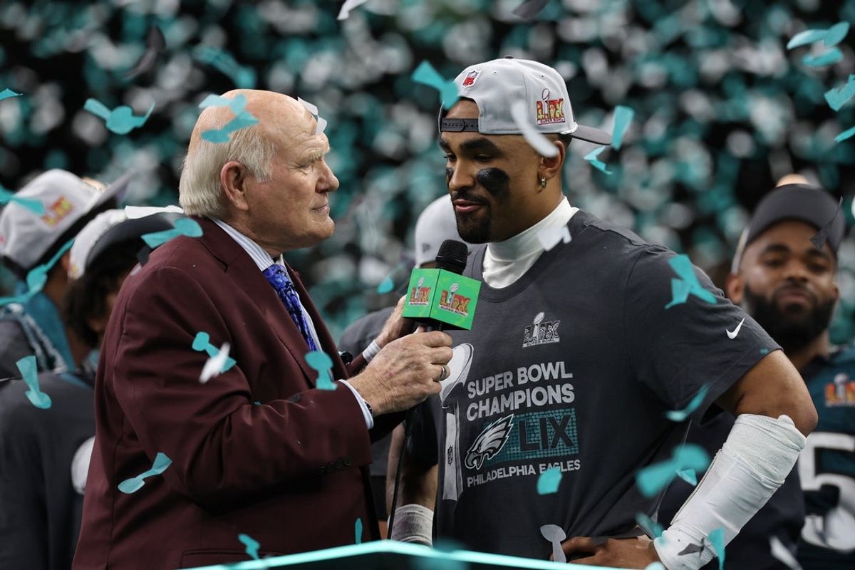 Fox commentator Terry Bradshaw (L) interviews Philadelphia Eagles quarterback Jalen Hurts (R) during the championship trophy presentation after the Eagles' game against the Kansas City Chiefs in Super Bowl LIX at Caesars Superdome. Mandatory Credit: Geoff Burke-Imagn Images