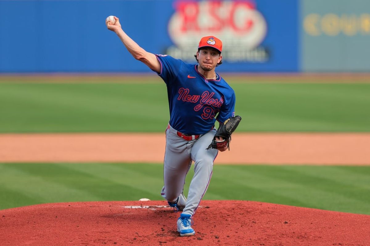 Feb 15, 2025; Port St. Lucie, FL, USA; New York Mets pitcher Dom Hamel (93) pitches during a spring training workout at Clover Park. Mandatory Credit: Sam Navarro-Imagn Images