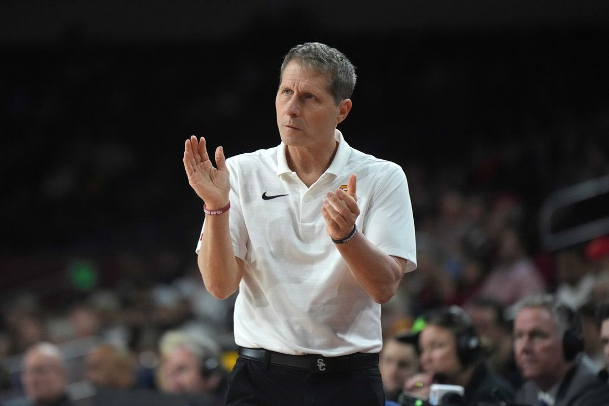 Feb 15, 2025; Los Angeles, California, USA; Southern California Trojans head coach Eric Musselman reacts against the Minnesota Golden Gophers in the first half at Galen Center. Mandatory Credit: Kirby Lee-Imagn Images
