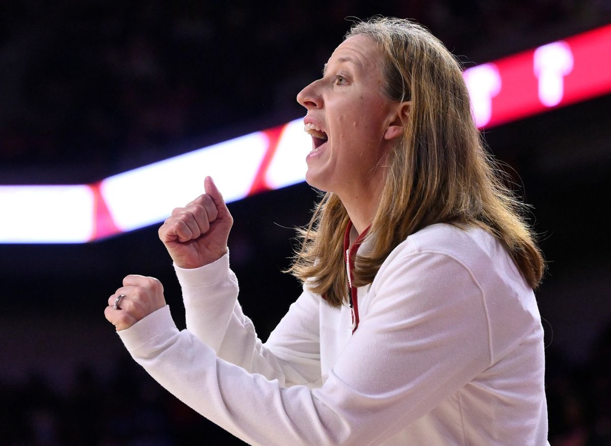Feb 13, 2025; Los Angeles, California, USA; USC Trojans head coach Lindsay Gottlieb during an NCAA basketball game against the UCLA Bruins at Galen Center. Mandatory Credit: Robert Hanashiro-Imagn Images