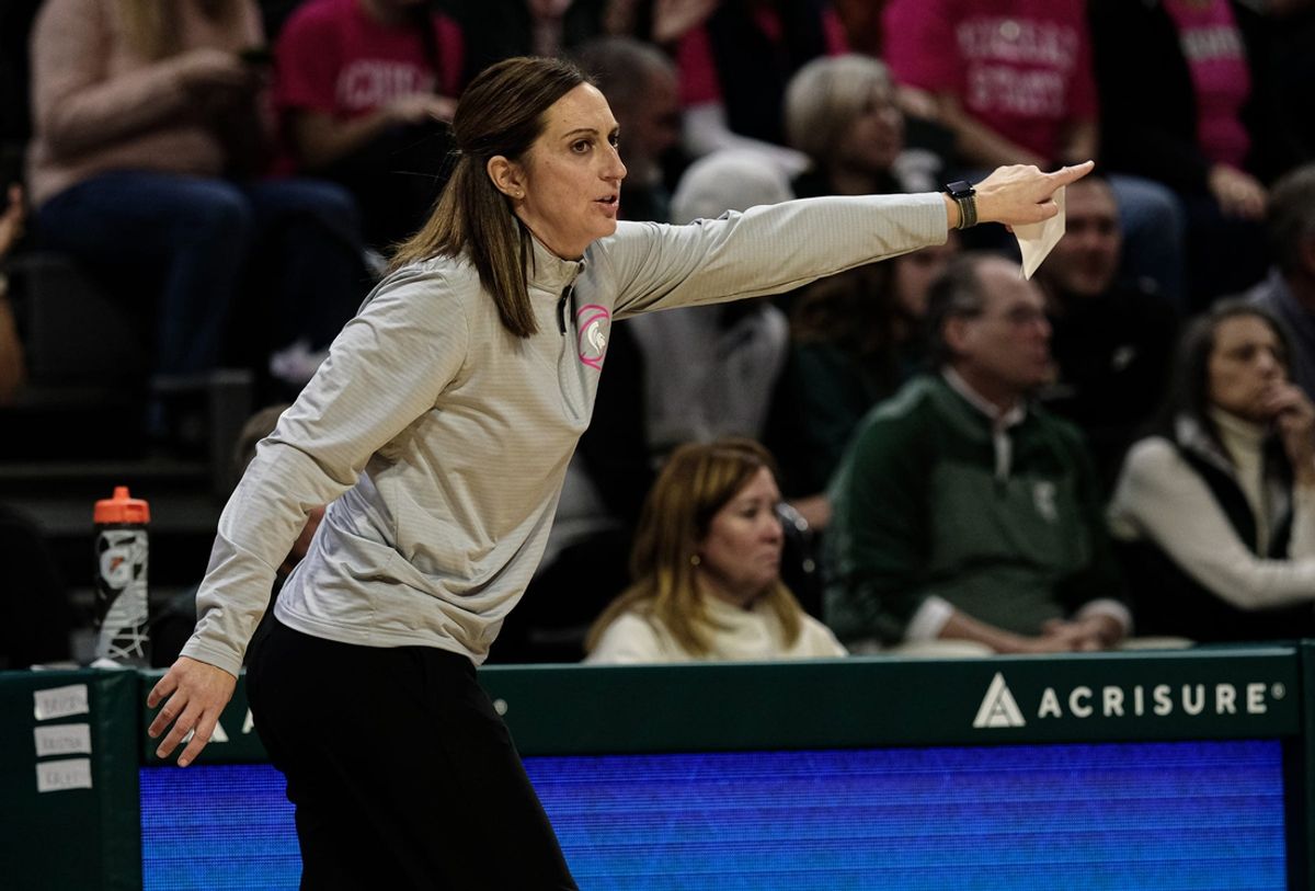 Robyn Fralick Michigan State Women's Head Basketball Coach directs her team against Indiana Sunday, Feb. 23, 2025 at the Breslin Center. Michigan State won 73-65.