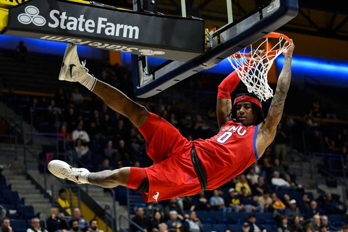 Feb 26, 2025; Berkeley, California, USA; SMU Mustangs guard B.J. Edwards (0) dunks against the California Golden Bears in the second half at Haas Pavilion. Mandatory Credit: Eakin Howard-Imagn Images