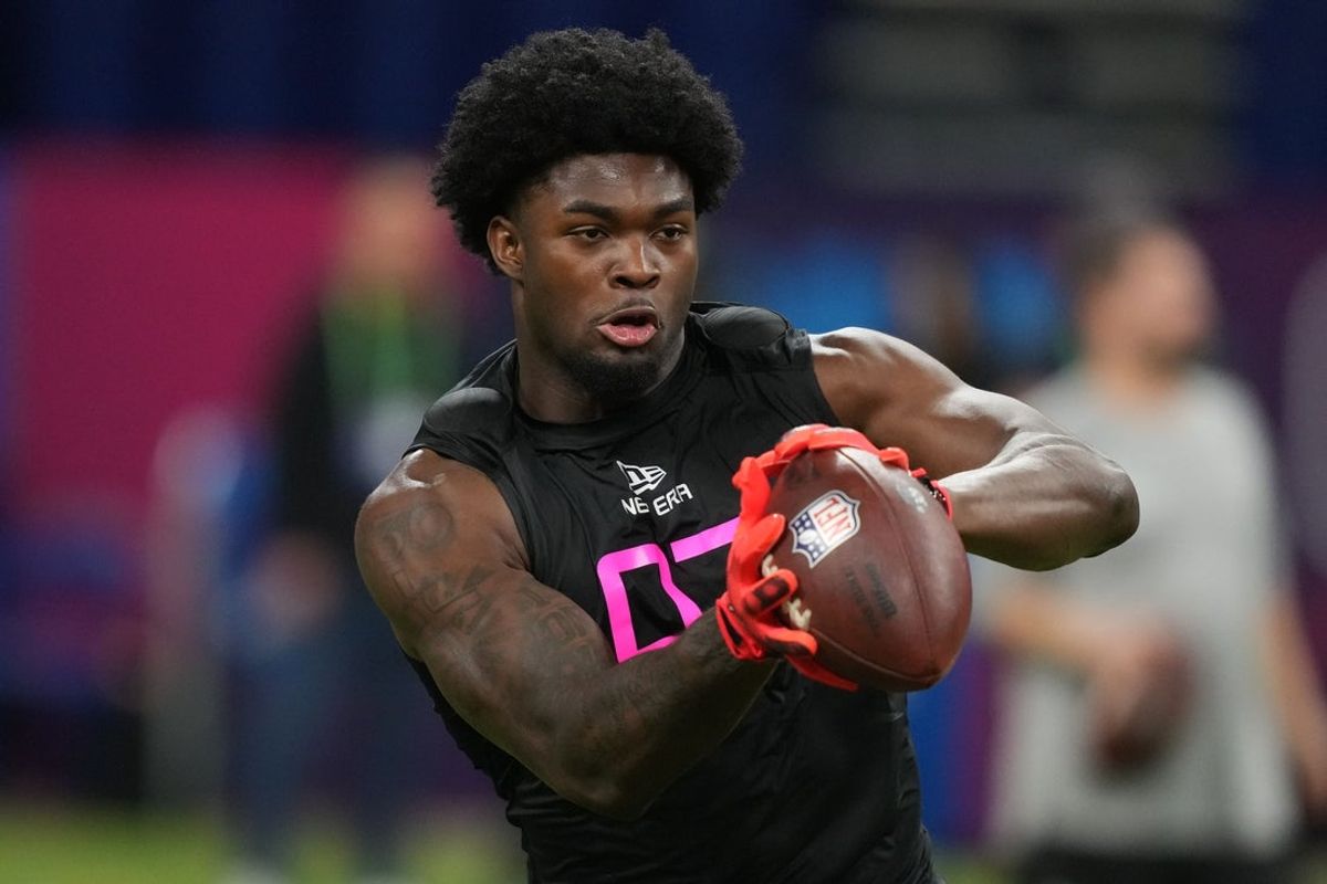 Feb 28, 2025; Indianapolis, IN, USA; Bowling Green tight end Harold Fannin (TE07) participates in drills during the 2025 NFL Combine at Lucas Oil Stadium. Mandatory Credit: Kirby Lee-Imagn Images