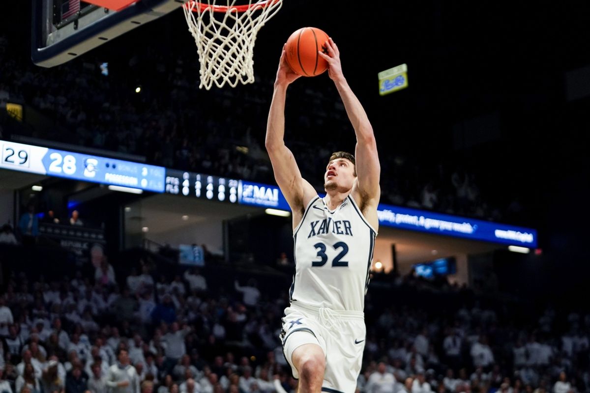 Xavier Musketeers forward Zach Freemantle (32) hits a layup in the second half of a NCAA men’s basketball game between the Xavier Musketeers and Creighton Bluejays, Saturday, March 1, 2025, at Cintas Center in Cincinnati. Musketeers won 83-61.