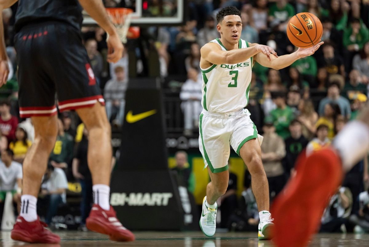 Oregon guard Jackson Shelstad passes the ball as the Oregon Ducks host the Indiana Hoosiers Tuesday, March 4, 2025, at Matthew Knight Arena in Eugene, Ore.