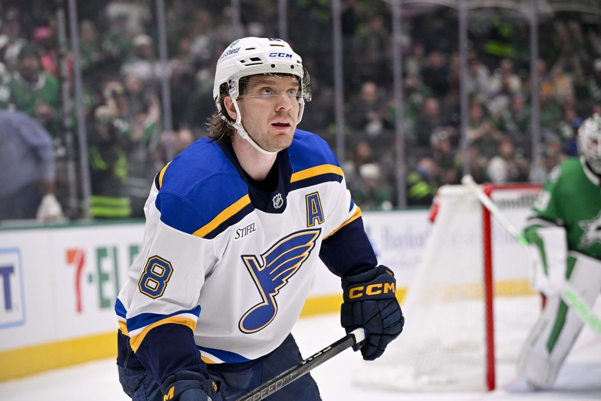 Mar 2, 2025; Dallas, Texas, USA; St. Louis Blues center Robert Thomas (18) in action during the game between the Dallas Stars and the St. Louis Blues at the American Airlines Center. Mandatory Credit: Jerome Miron-Imagn Images