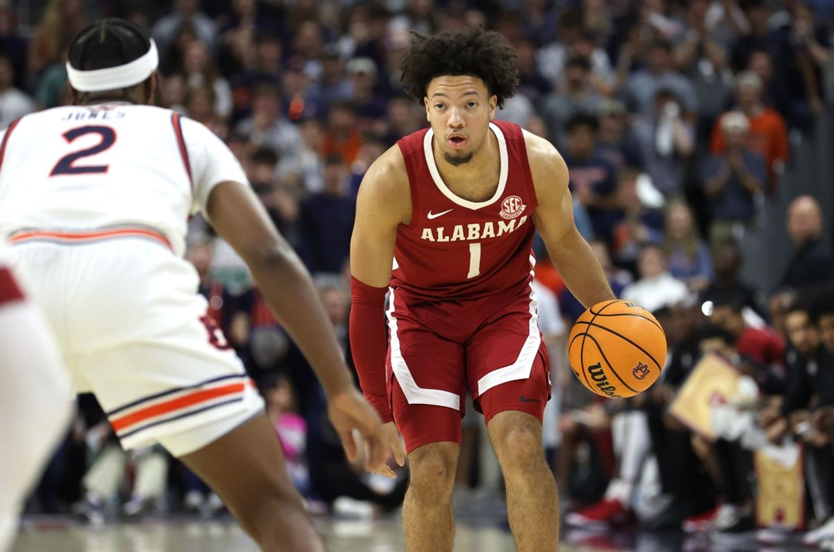 Alabama Crimson Tide guard Mark Sears (1) runs a play against the Auburn Tigers during the first half at Neville Arena.