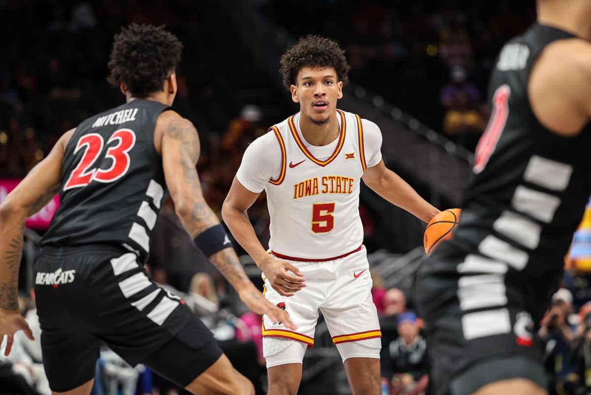 Mar 12, 2025; Kansas City, MO, USA; Iowa State Cyclones guard Curtis Jones (5) sets the play during the first half against the Cincinnati Bearcats at T-Mobile Center. Mandatory Credit: William Purnell-Imagn Images