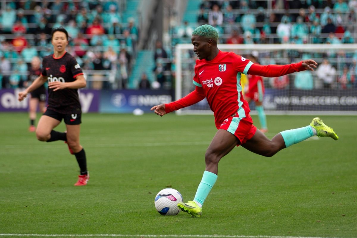 Mar 15, 2025; Kansas City, Missouri, USA;  Kansas City Current forward Temwa Chawinga during the second half of the match at CPKC Stadium. Mandatory Credit: Kylie Graham-Imagn Images
