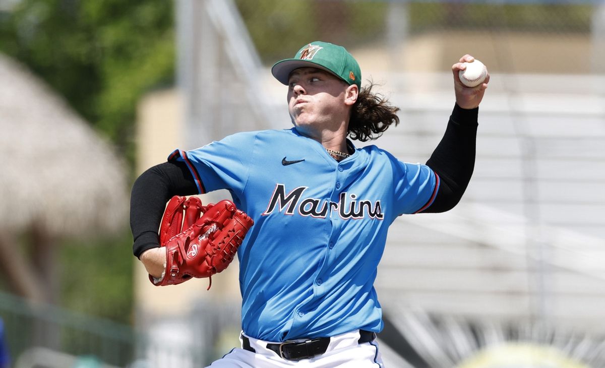Mar 17, 2025; Jupiter, Florida, USA;  Miami Marlins starting pitcher Ryan Weathers (35) pitches against the New York Mets during the second inning at Roger Dean Chevrolet Stadium. Mandatory Credit: Rhona Wise-Imagn Images