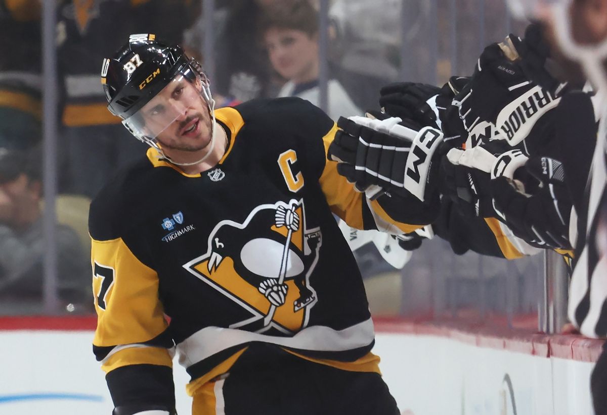 Mar 21, 2025; Pittsburgh, Pennsylvania, USA;  Pittsburgh Penguins center Sidney Crosby (87) celebrates his goal  with the Penguins bench against the Columbus Blue Jackets during the second period at PPG Paints Arena. Mandatory Credit: Charles LeClaire-Imagn Images
