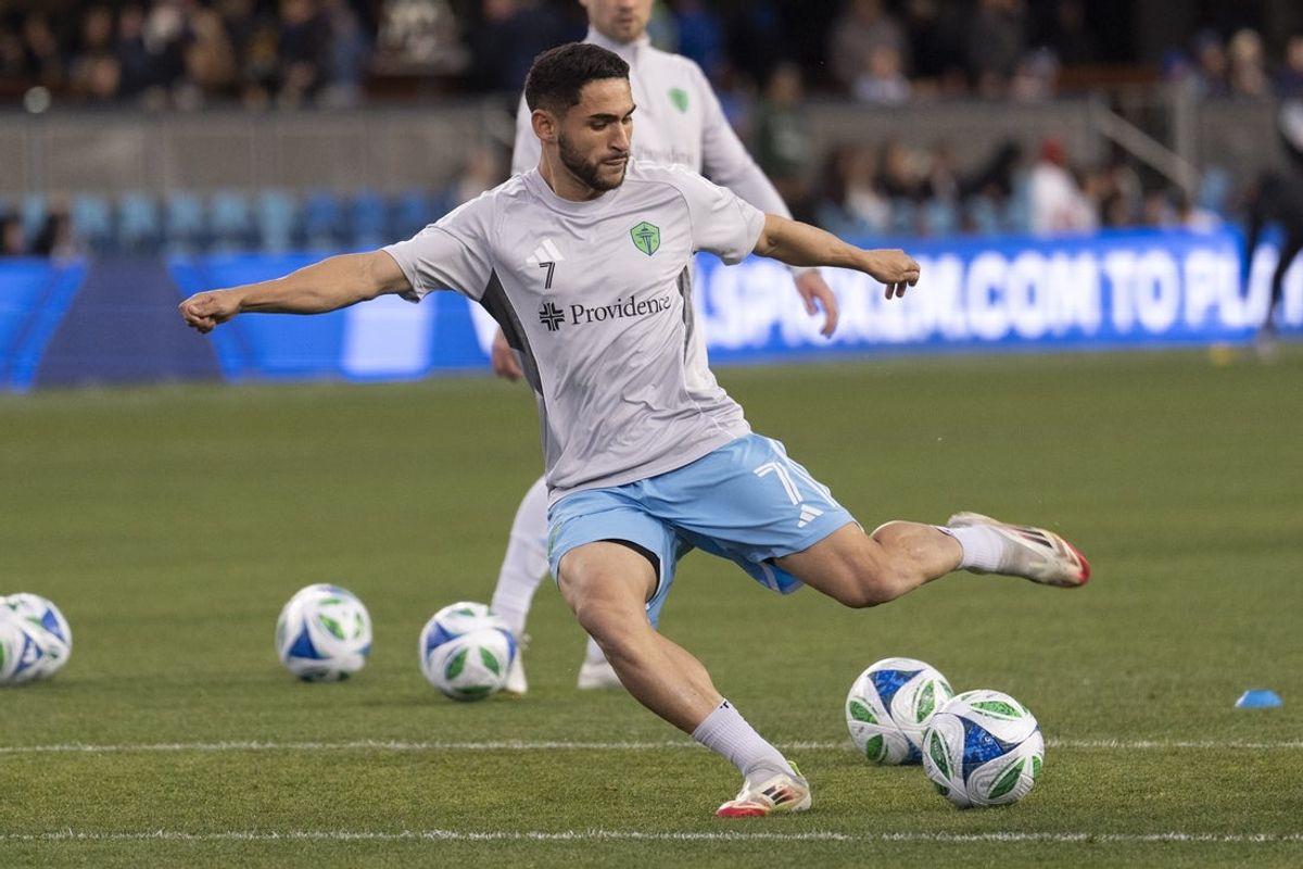 Mar 29, 2025; San Jose, California, USA;  Seattle Sounders midfielder Cristian Roldan (7) warms up before the start of the first half against the San Jose Earthquakes at PayPal Park. Mandatory Credit: Stan Szeto-Imagn Images