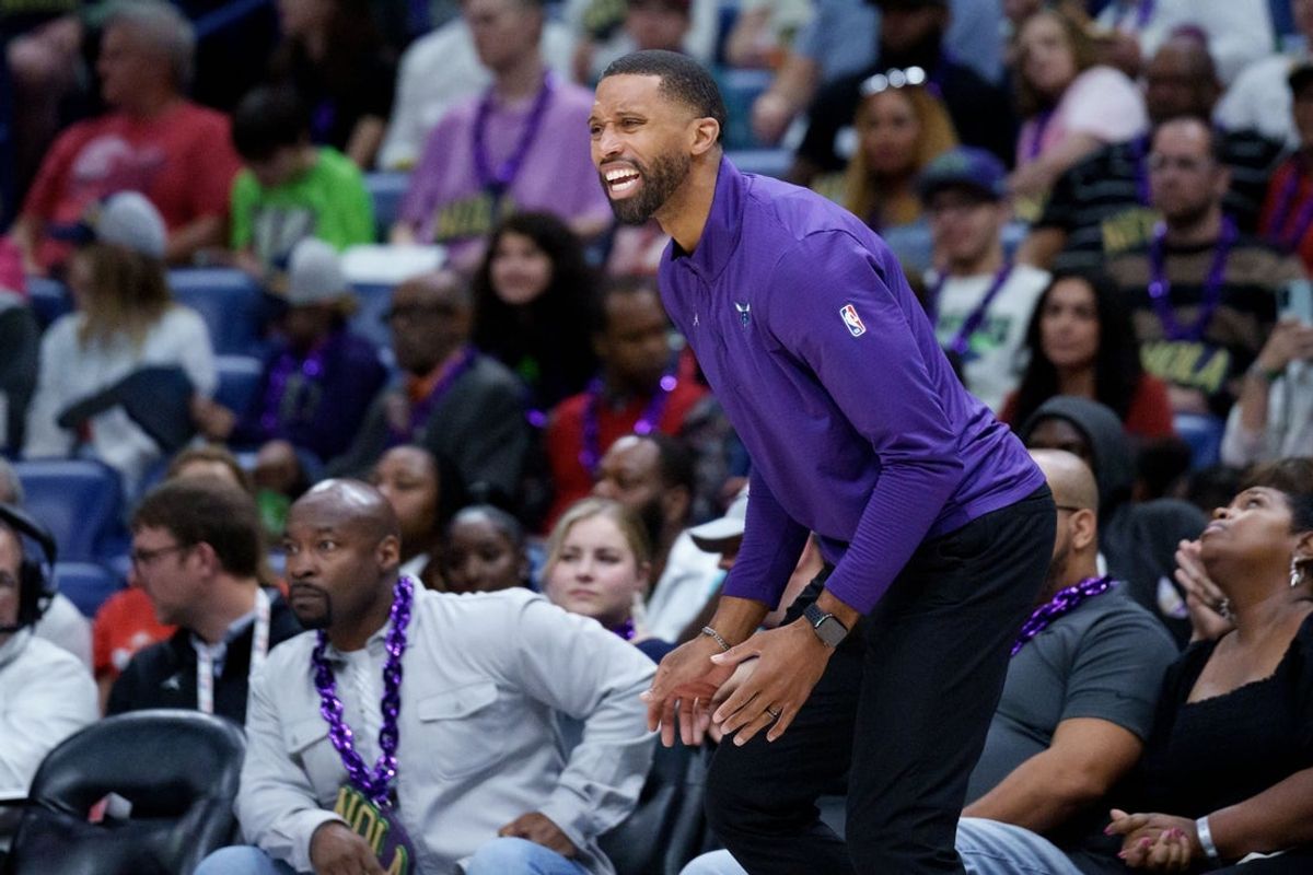 Mar 30, 2025; New Orleans, Louisiana, USA; Charlotte Hornets head coach Charles Lee reacts during the second half against the New Orleans Pelicans at Smoothie King Center. Mandatory Credit: Matthew Hinton-Imagn Images