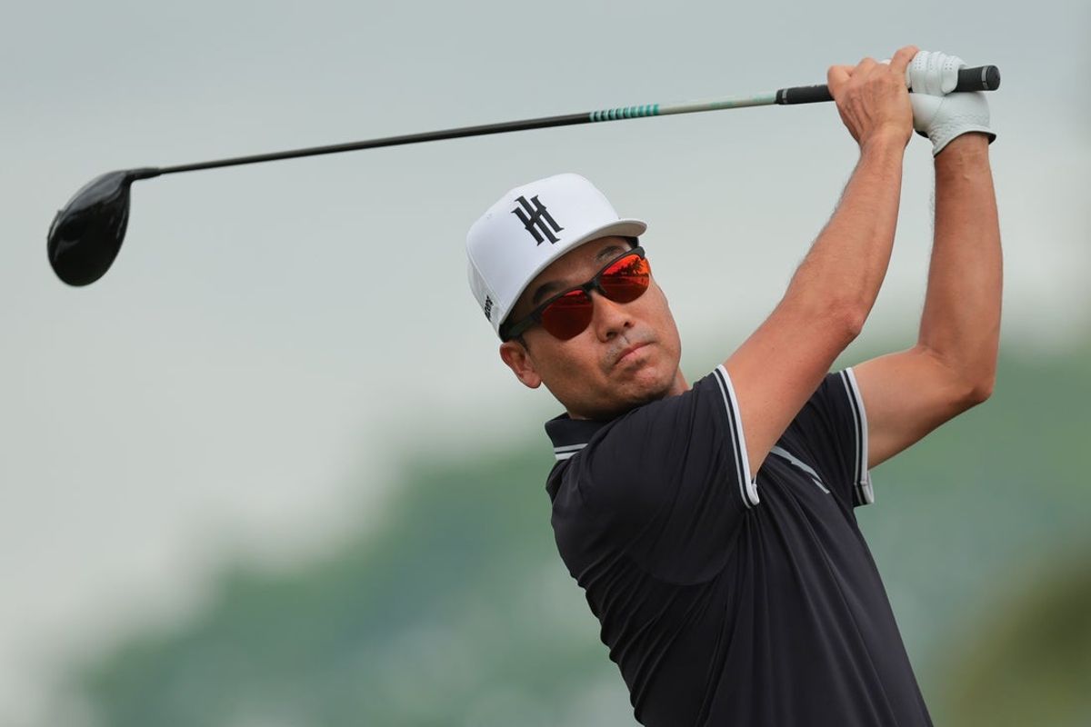 Apr 4, 2025; Miami, Florida, USA; Kevin Na plays his shot from the third tee during the first round of the LIV Golf Miami golf tournament at Trump National Doral. Mandatory Credit: Sam Navarro-Imagn Images