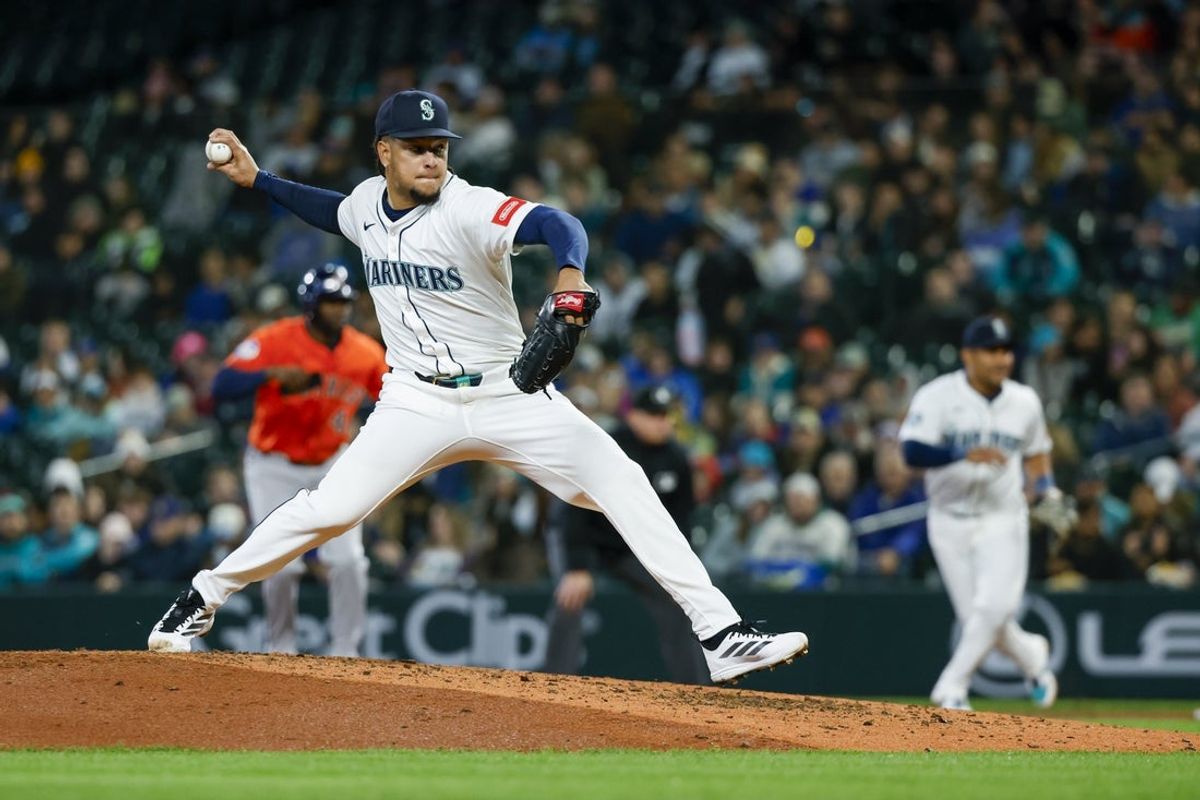Apr 8, 2025; Seattle, Washington, USA; Seattle Mariners starting pitcher Luis Castillo (58) throws against the Houston Astros during the fourth inning at T-Mobile Park. Mandatory Credit: Joe Nicholson-Imagn Images