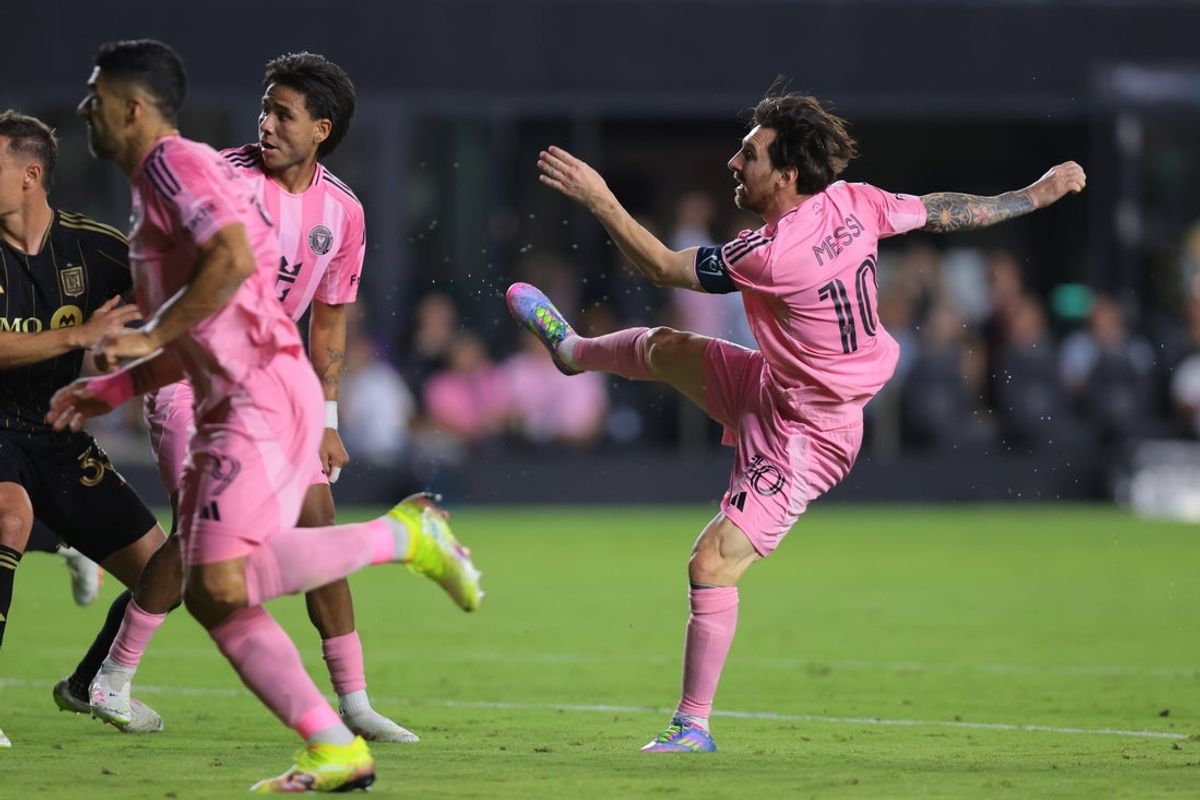 Apr 9, 2025; Ft. Lauderdale, Florida, USA; Inter Miami CF forward Lionel Messi (10) scores against the Los Angeles FC during the first half at Chase Stadium. Mandatory Credit: Sam Navarro-Imagn Images