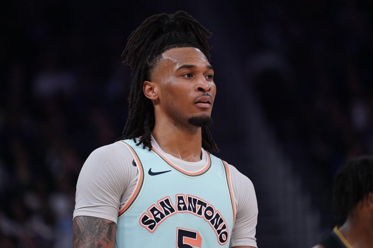 Apr 9, 2025; San Francisco, California, USA;  San Antonio Spurs guard Stephon Castle (5) waits for the action to continue against the Golden State Warrios in the second quarter at Chase Center. Mandatory Credit: David Gonzales-Imagn Images