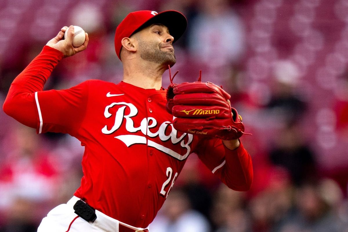 Cincinnati Reds pitcher Nick Martinez (28) pitches in the first inning of the MLB game between Cincinnati Reds and Seattle Mariners at Great American Ball Park in Cincinnati on Wednesday, April 16, 2025.
