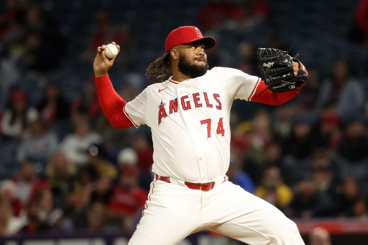 Apr 24, 2025; Anaheim, California, USA;  Los Angeles Angels relief pitcher Kenley Jansen (74) pitches during the ninth inning against the Pittsburgh Pirates at Angel Stadium. Mandatory Credit: Kiyoshi Mio-Imagn Images