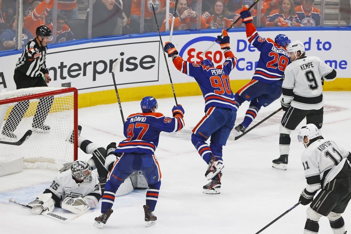 Apr 27, 2025; Edmonton, Alberta, CAN; The Edmonton Oilers celebrate a goal scored by forward Leon Draisaitl (29) during overtime against the Los Angeles Kings in game four of the first round of the 2025 Stanley Cup Playoffs at Rogers Place. Mandatory Credit: Perry Nelson-Imagn Images